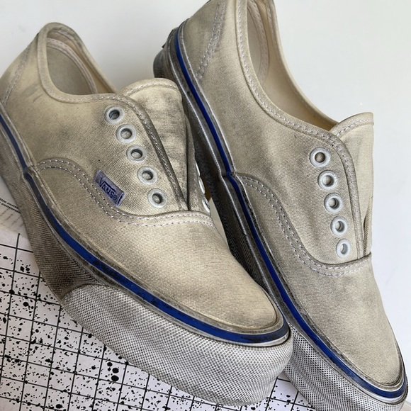 Vans WMNS 0g Authentic L
Stressed Classic White
VN0A5FBD2VZ
Sneakers - Picture 7 of 16